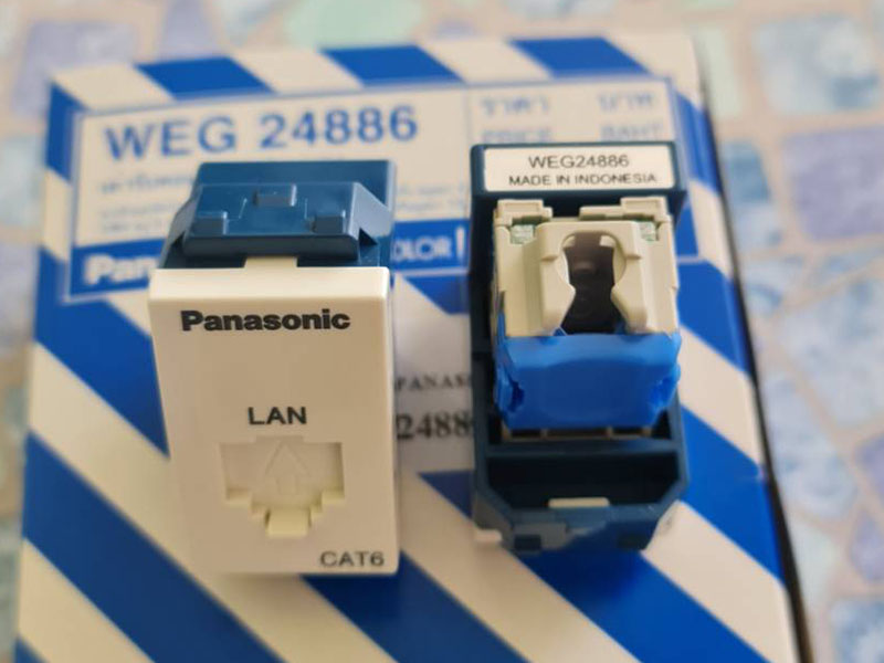 PANASONIC เต้ารับสายLAN CAT6 หรือCAT5 สีขาว