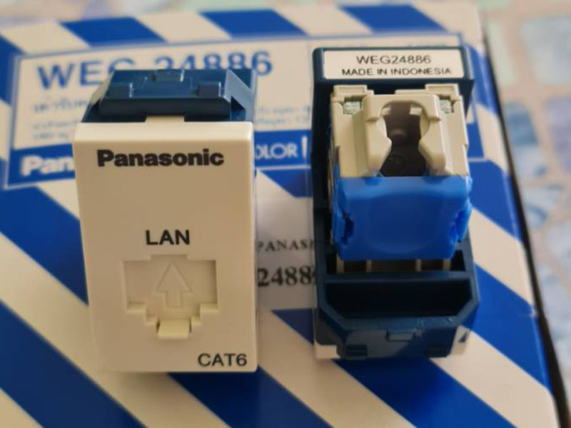 PANASONIC เต้ารับสายLAN CAT6 หรือCAT5 สีขาว