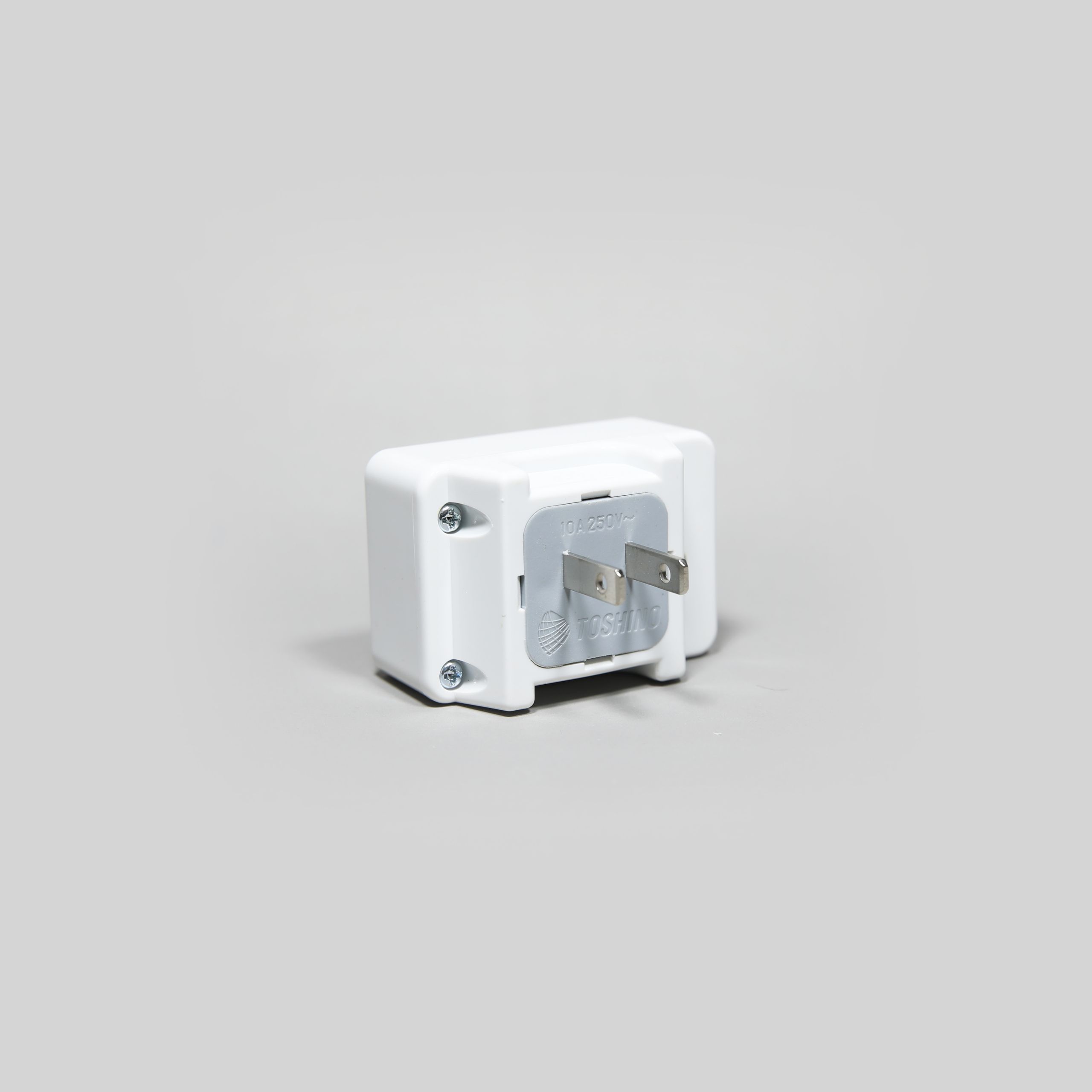 ปลั๊กแปลงขาแบน มีสวิทช์ 2000W 10A 250VAC Universal AC Adapter